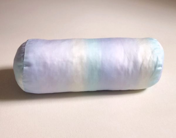 Polštář ve tvaru válečku duhový, průměr 17 cm - Image 2